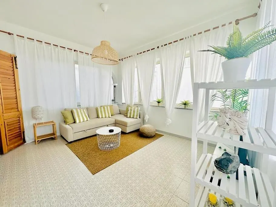 Casa Vacanza Fronte Mare Con Giardino Privato - Canneto - Lipari