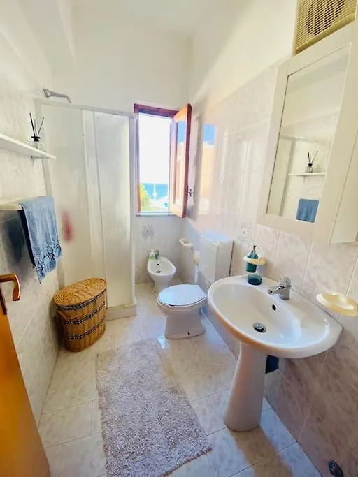 Casa Vacanza Fronte Mare Con Giardino Privato - Canneto - Lipari